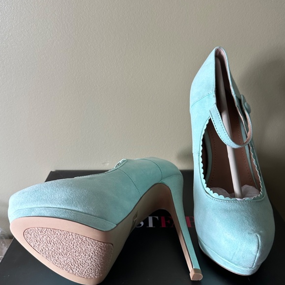 JustFab Platform Mary Jane Baby Doll Heels in Mint ( Perfect for Halloween ) - Picture 7 of 14